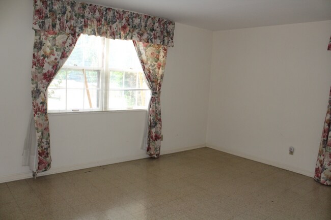 Building Photo - 103 Terrace Ct