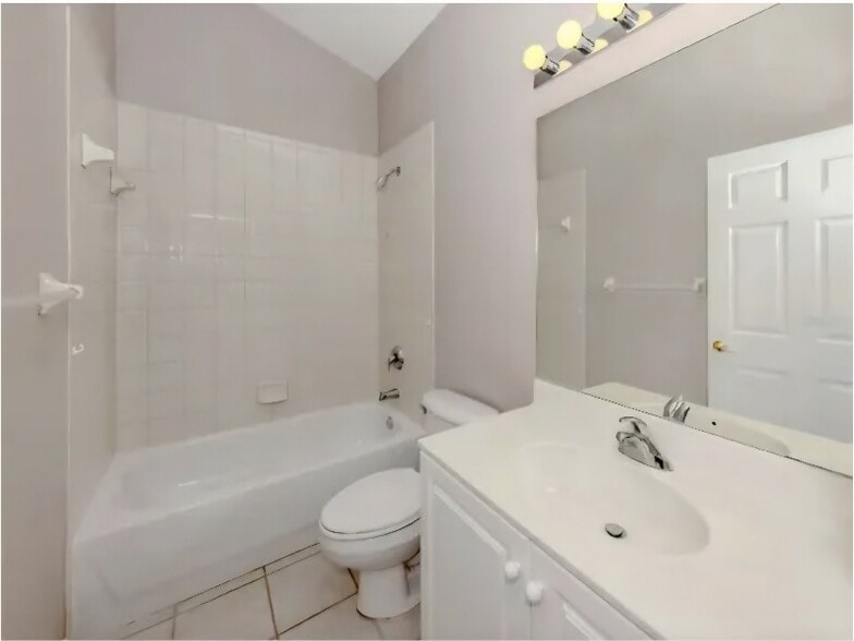 Building Photo - 4153 Fairway Dr