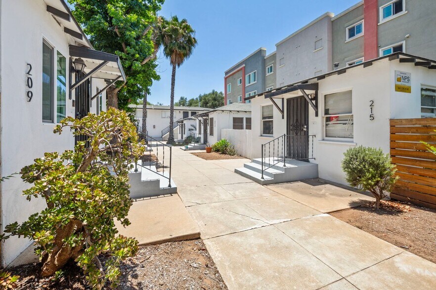 Primary Photo - 203 W 3rd Ave