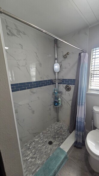 Shower - 1524 6th St NW