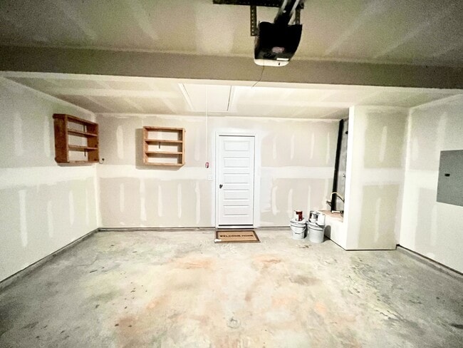 Building Photo - 1208 Clydesdale Dr