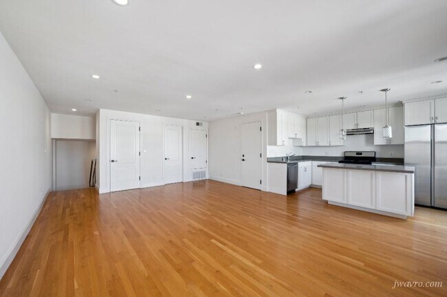 Building Photo - 641 Natoma St
