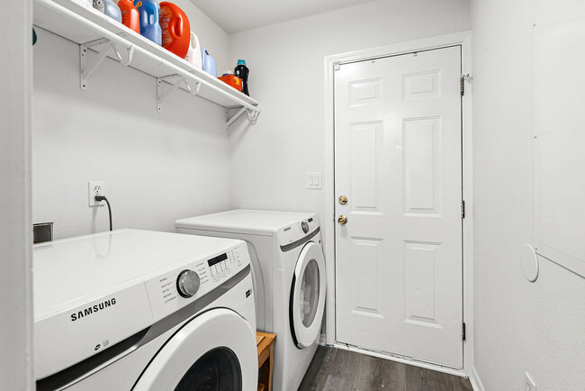 Laundry Rm-Inside - 690 Shortwell Ave