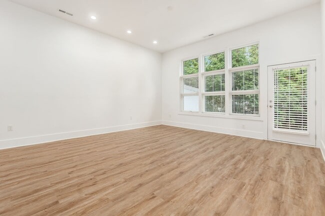 Building Photo - 2978 Bernard View Ln