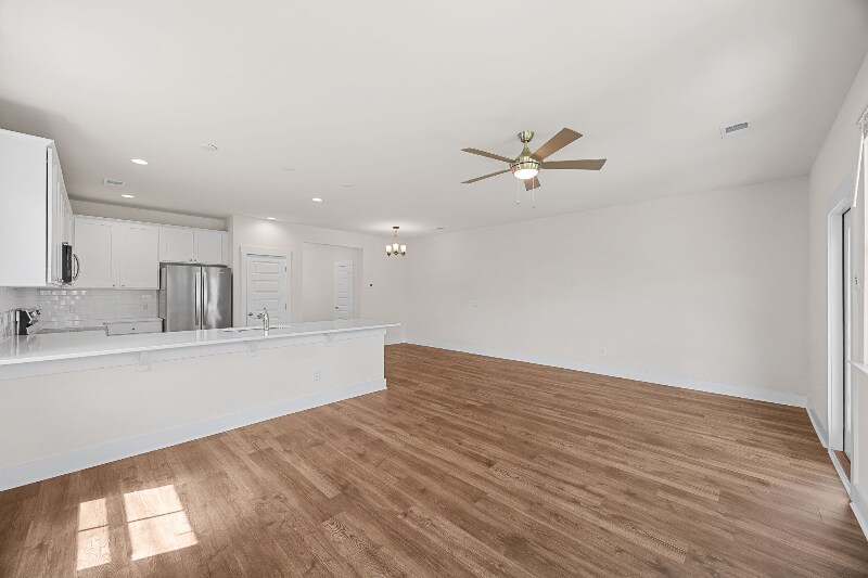 Building Photo - 7668 Park Gate Dr