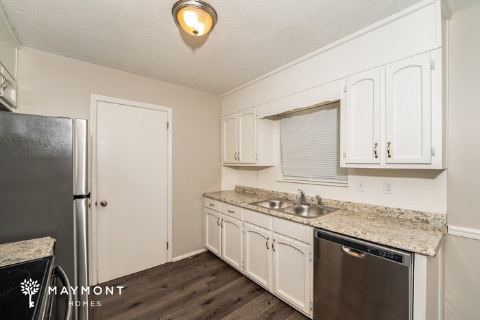 Building Photo - 1621 Sonia Dr
