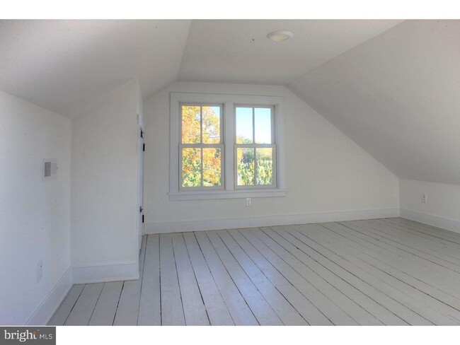 Building Photo - 5253 Upper Mountain Rd