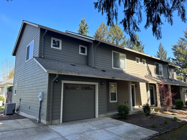 Primary Photo - AUG750-800