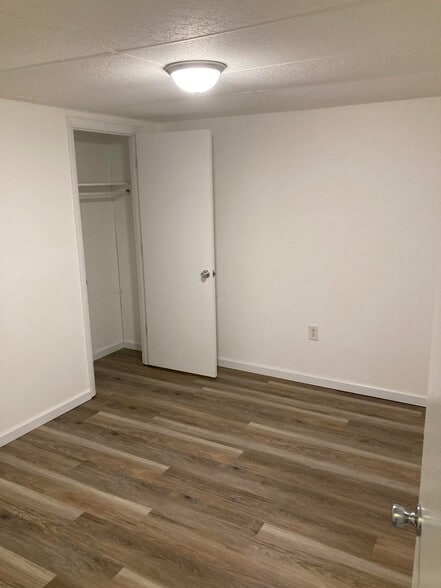 Building Photo - 261 Carlton Ln