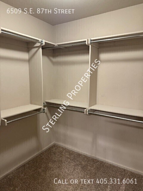 Building Photo - 6509 SE 87th St