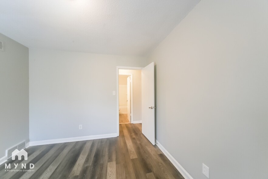 Building Photo - 2695 Shady Grove Dr