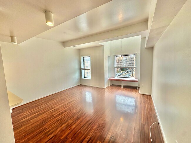 Building Photo - 2052 -Loukas