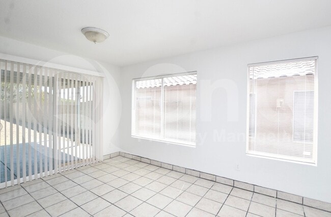 Building Photo - 10713 W Montecito Ave
