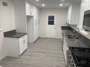 Building Photo - FANTASTIC 4BD 2BA HOUSE FOR LEASE ON CUL D...