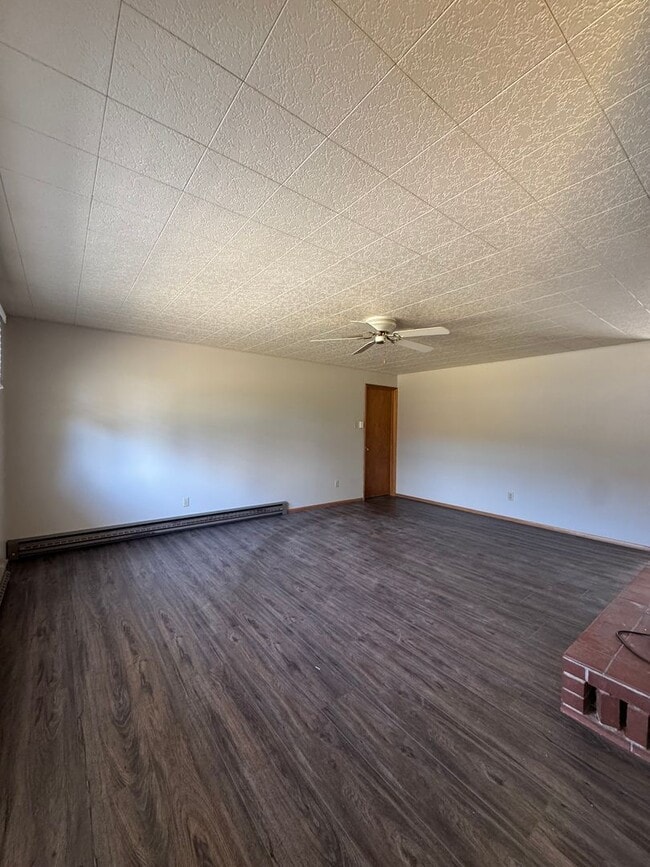 Building Photo - 1702 College Pl