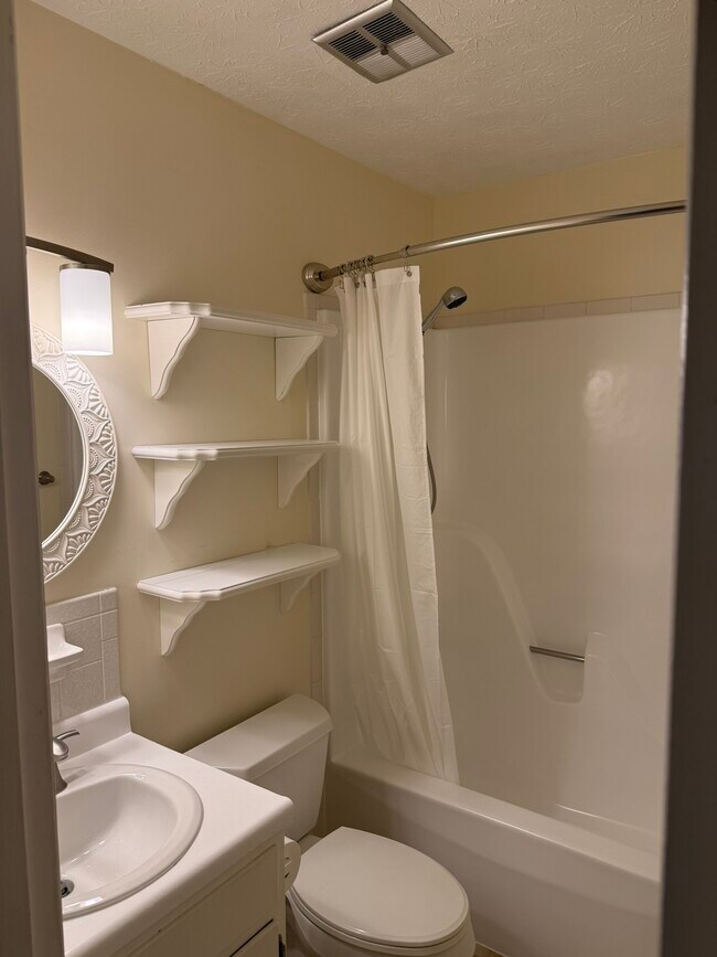 Building Photo - 5939 Westmere Dr