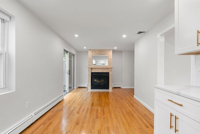 Building Photo - 33 Saco St