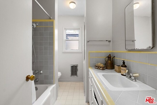 Building Photo - 2294 Mountain Oak Dr