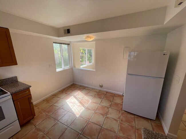 Building Photo - 3745 Portofino Way