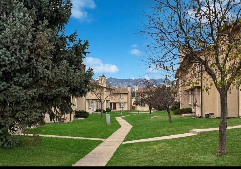 Building Photo - 3033 Starlight Cir