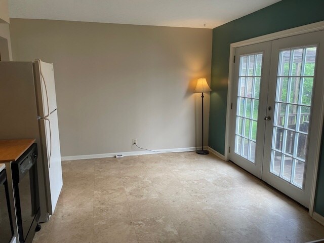 Building Photo - 9103 Cedarwood Dr