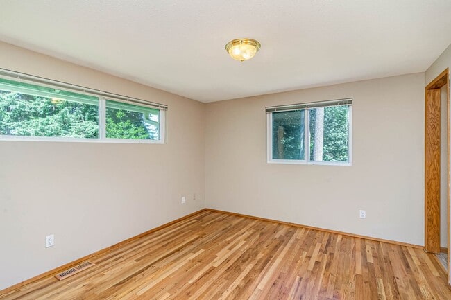 Building Photo - 3bd/2.5ba Bellevue House