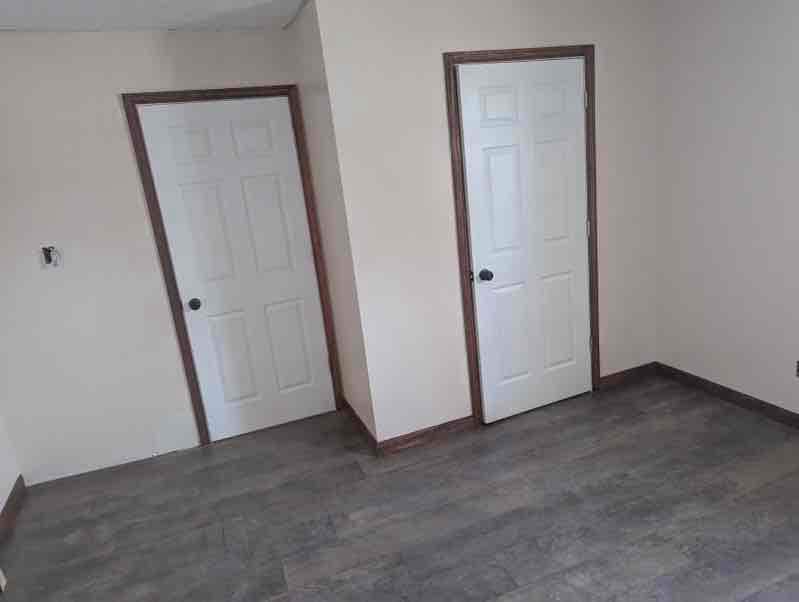 Building Photo - 525 N Main St