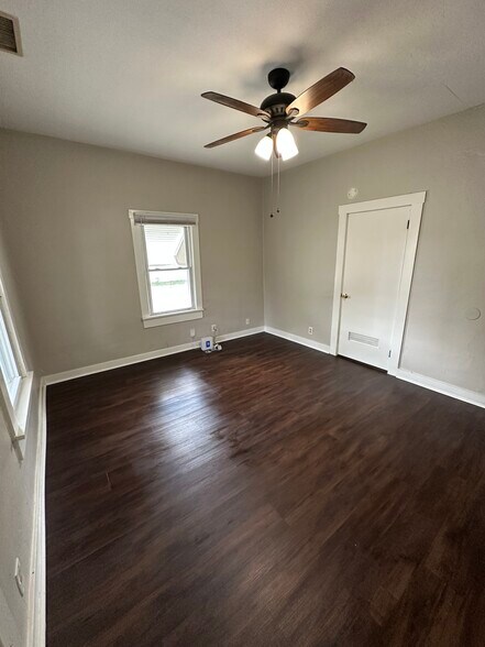 Building Photo - 841 Beecher St