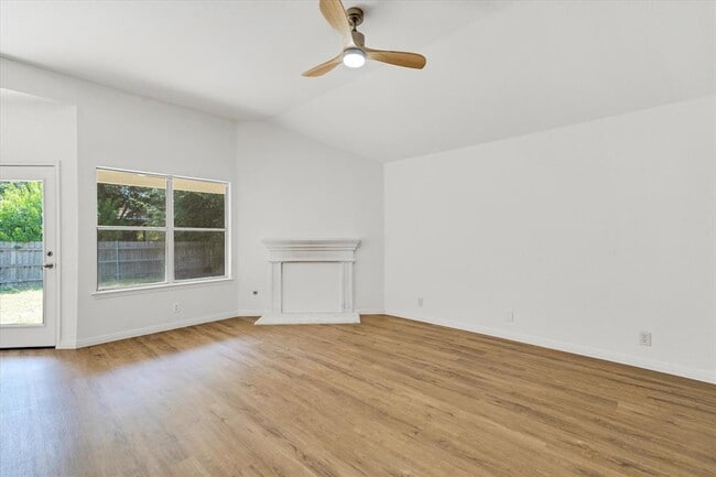 Building Photo - 1707 Primrose Ln