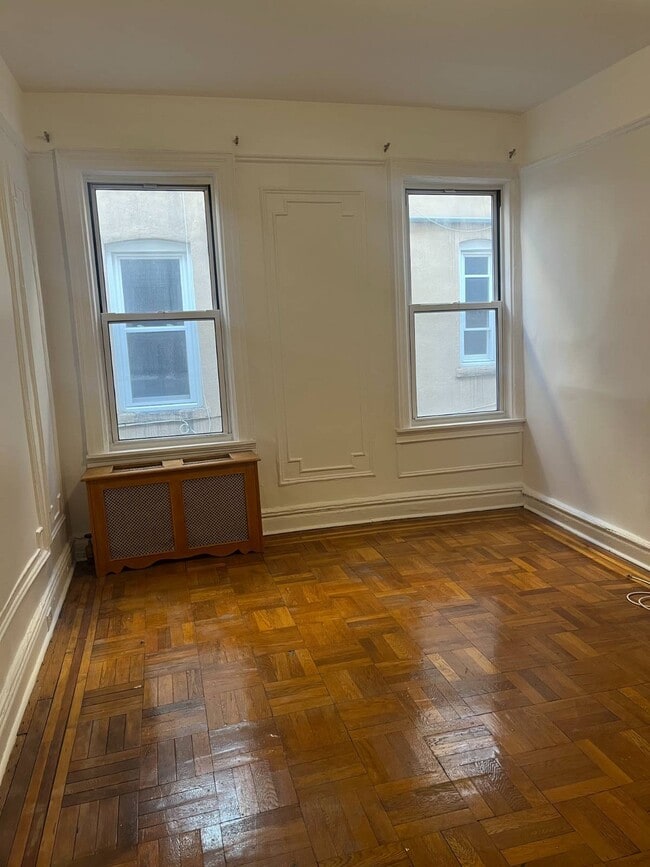 Building Photo - 1065 Grant Ave