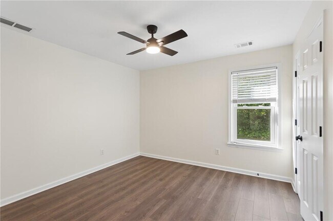 Building Photo - 3139 Brookeview Ln NW