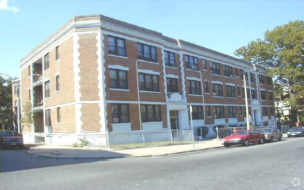 Primary Photo - 97-99 Elm Hill Ave