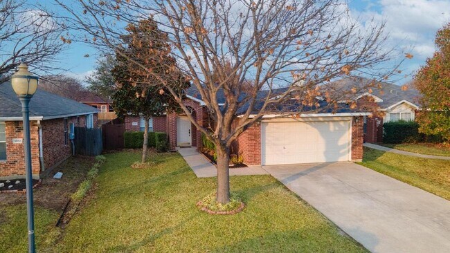 Building Photo - 1055 Port Sullivan Dr