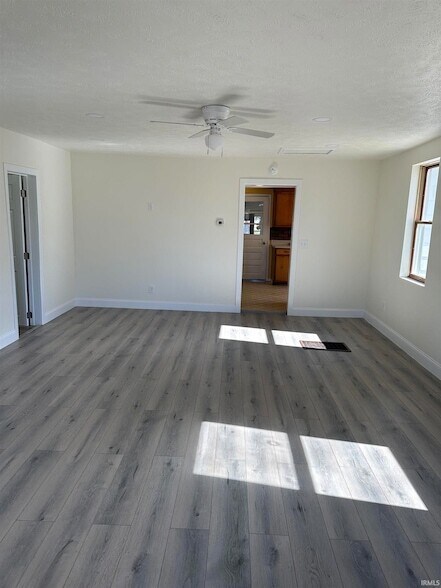 Building Photo - 520 N Maple St