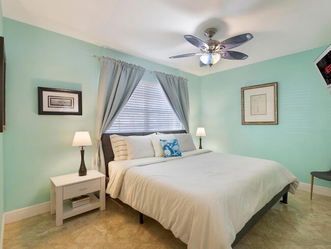 Building Photo - 832 Green St