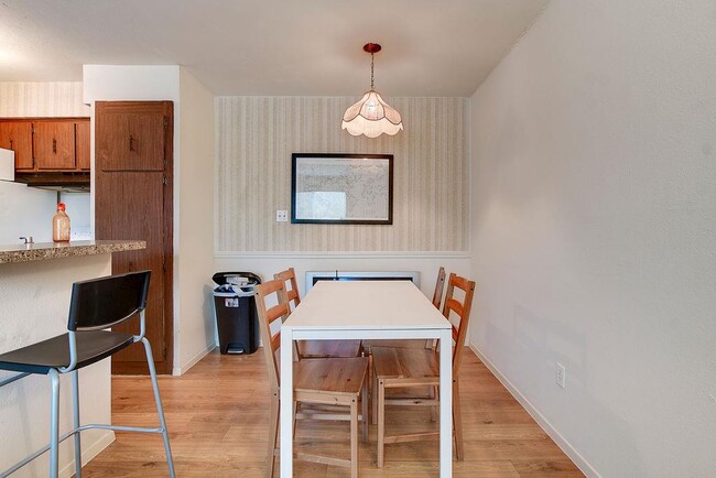 Building Photo - 2207 Leon St