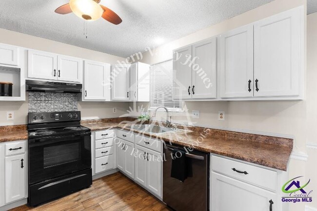 Building Photo - 543 Loblolly Ln