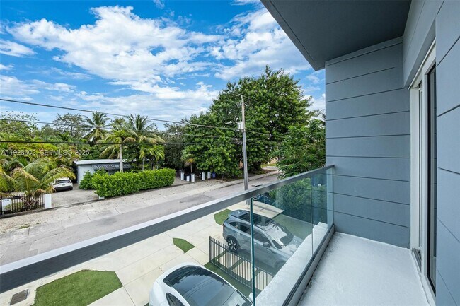 Building Photo - 3142 Carter St