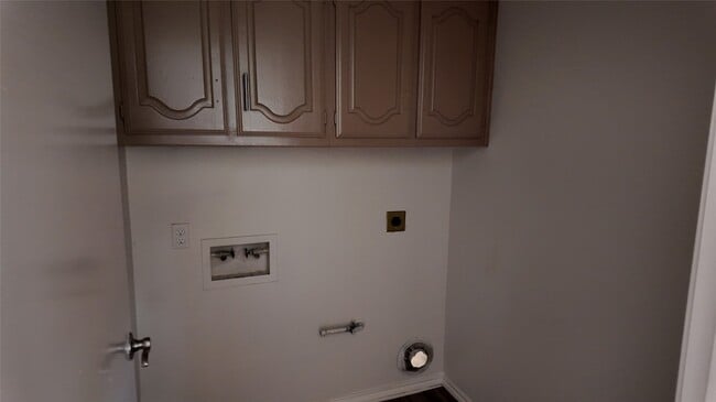 Building Photo - 613 Palomar Ln