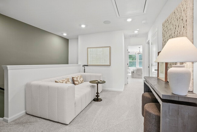 Building Photo - 12004 Oak St