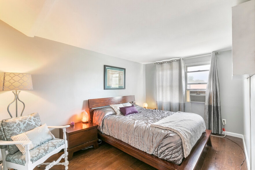 Second floor bedroom - 4945 Delor Street