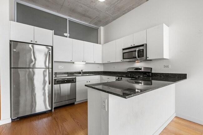 Building Photo - 235 W Van Buren St
