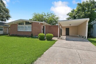Building Photo - Cozy Oasis in Metairie: Your Dream Home Aw...