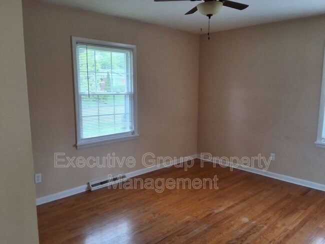 Building Photo - 511 Smith Ave