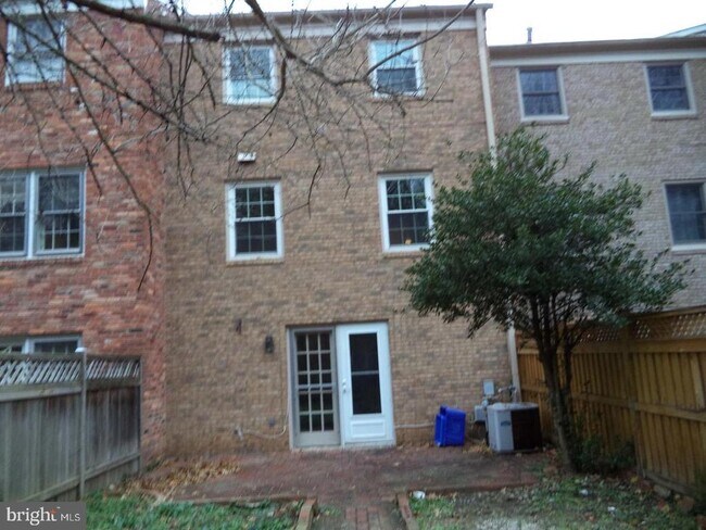 Building Photo - 7027 Alicent Pl