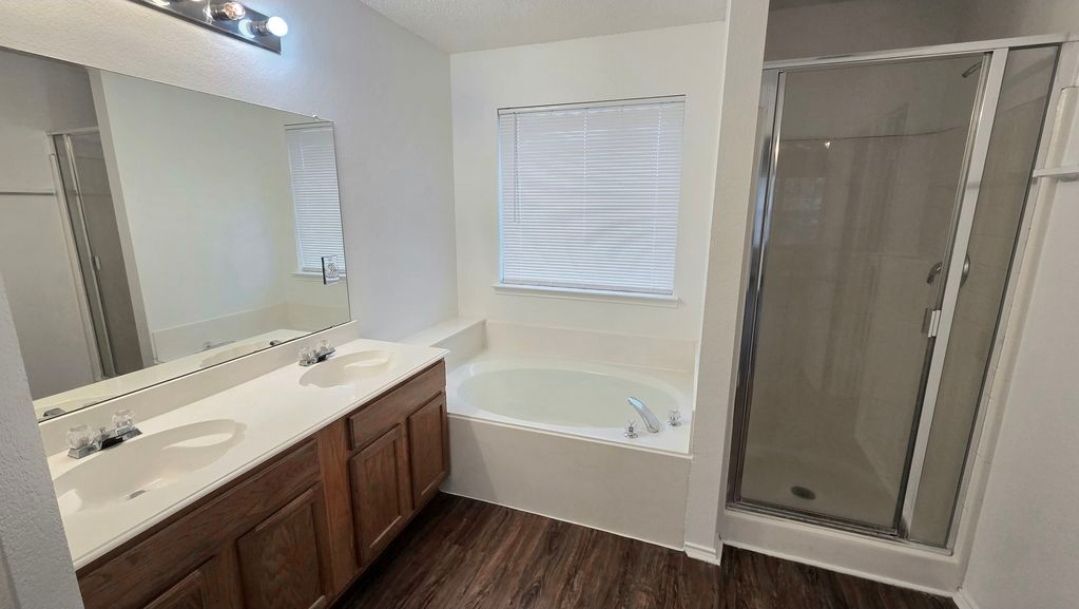 Building Photo - 2817 Island Wren Dr