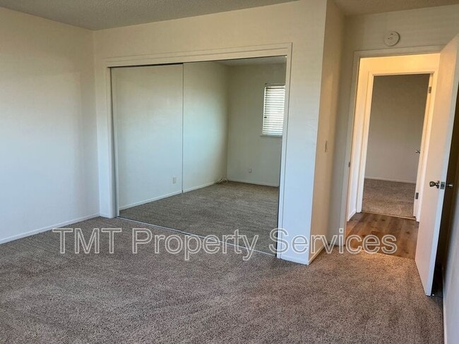 Building Photo - 2170 Seaview Ave
