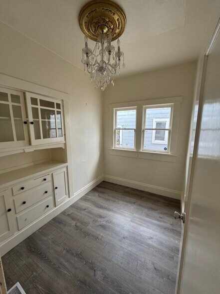 Dining Room - 102 N 14th St