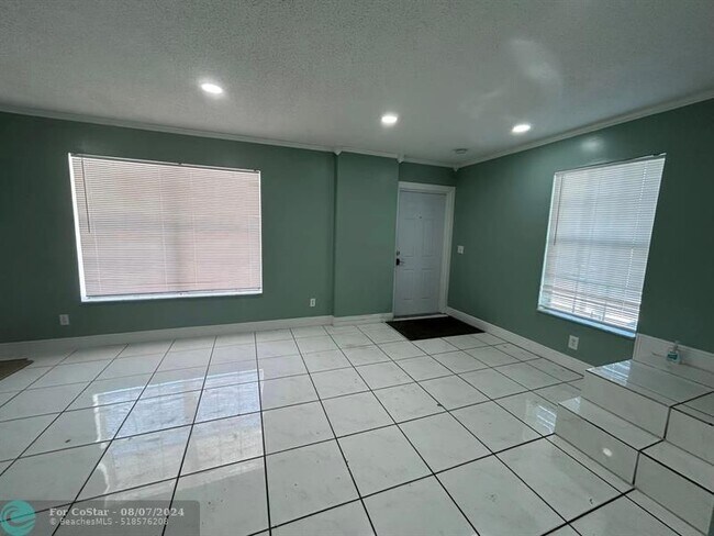 Building Photo - 7310 NW 75th St