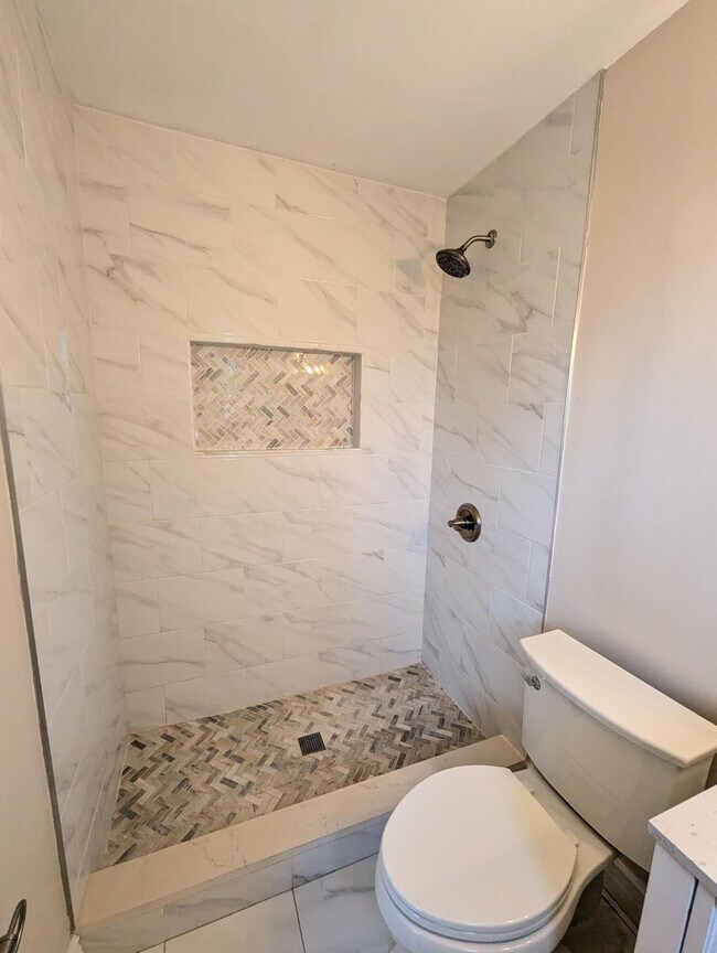 Building Photo - 1007 Boulevard De La Parisienne